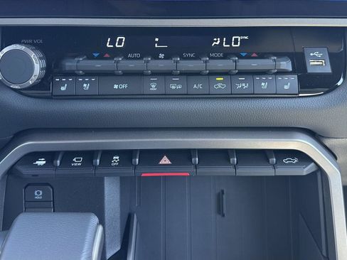 New 2026 Toyota Tundra Limited AWD/4WD image 22