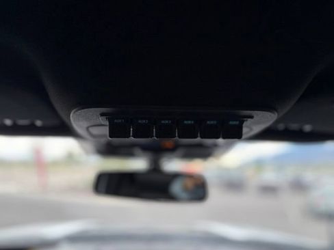 Used 2025 Ford F150 Raptor AWD/4WD image 11