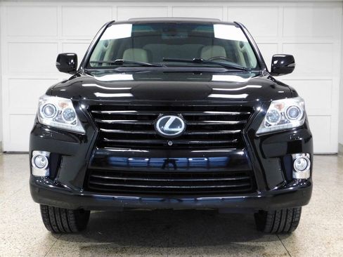 Used 2013 Lexus LX 570 4WD w/ Luxury Pkg w/Pre-crash image 2