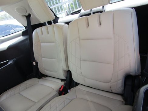 Used 2017 Ford Explorer Platinum AWD/4WD image 9