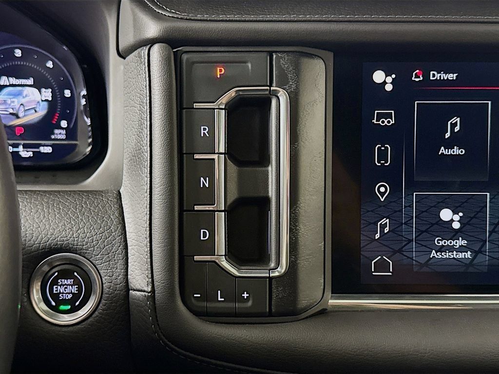 Used 2023 GMC Yukon Denali w/ Advanced Technology Package AWD/4WD image 18