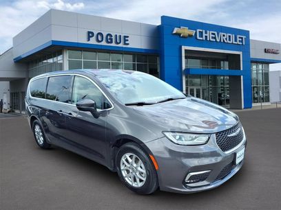 Used 2023 Chrysler Pacifica Touring-L