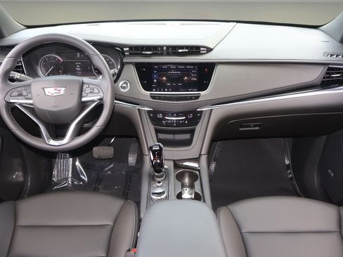 Used 2023 Cadillac XT6 Luxury FWD image 13