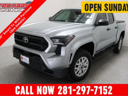 Used 2025 Toyota Tacoma SR image 1
