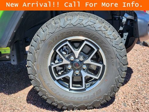 Used 2025 Jeep Wrangler Unlimited Rubicon w/ Safety Group AWD/4WD image 10