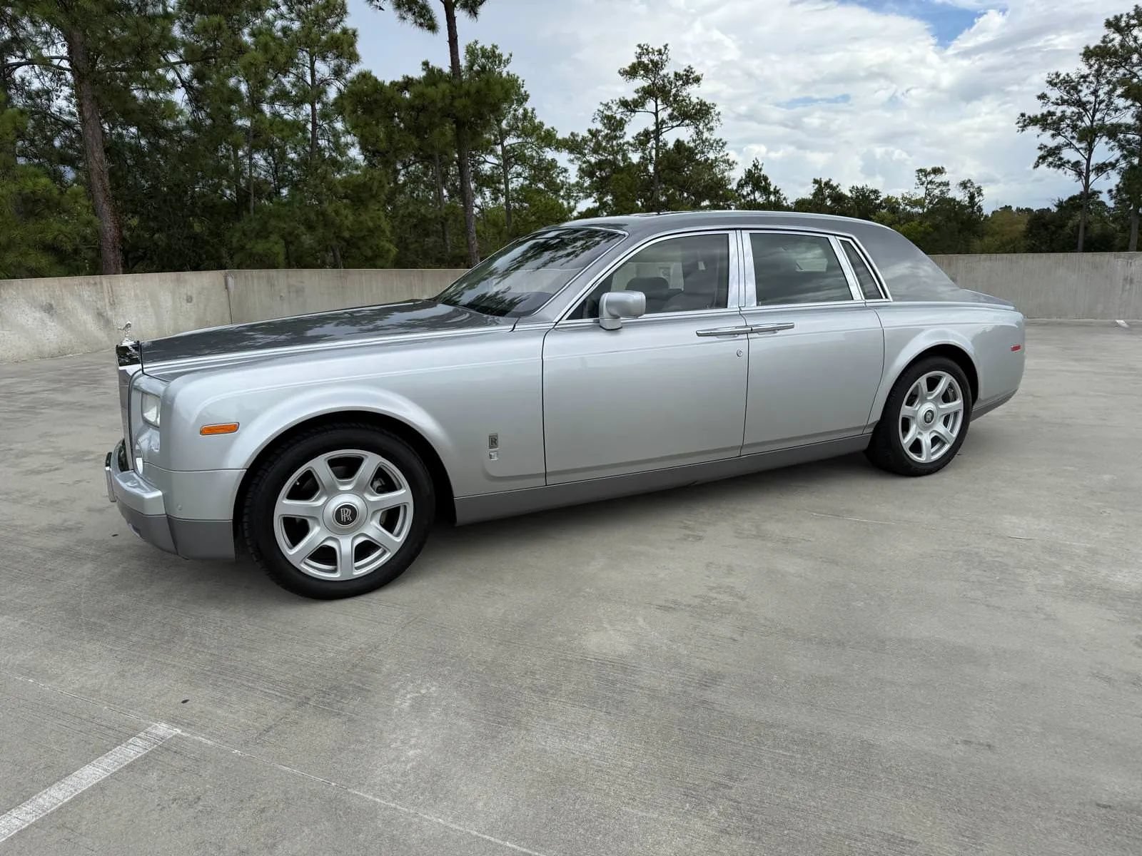 Used 2009 Rolls-Royce Phantom Sedan RWD image 2
