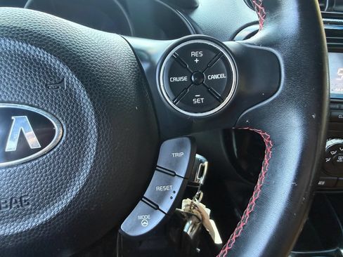 Used 2015 Kia Soul ! w/ Umber Package 1 FWD image 16