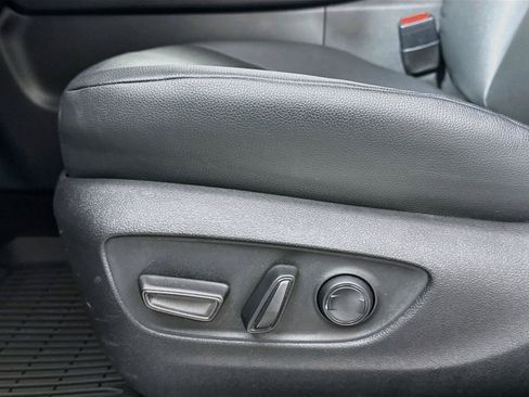 Certified 2025 Toyota Grand Highlander FWD image 30