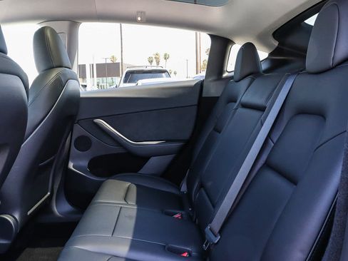 Used 2024 Tesla Model Y Long Range AWD/4WD image 19