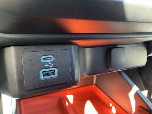 Used 2024 Ford Maverick XLT image 11