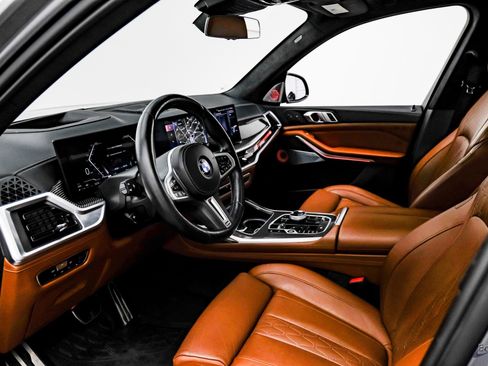 Used 2023 BMW X7 M60i w/ Executive Package image 33
