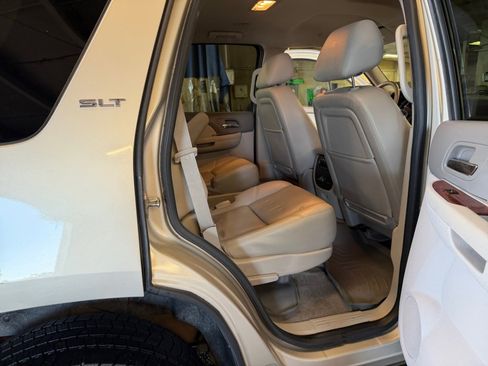 Used 2013 GMC Yukon SLT w/ SLT-2 Equipment Package AWD/4WD image 33