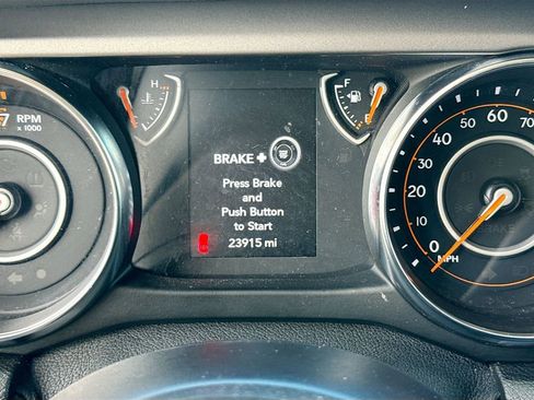 Used 2022 Jeep Gladiator Sport image 13