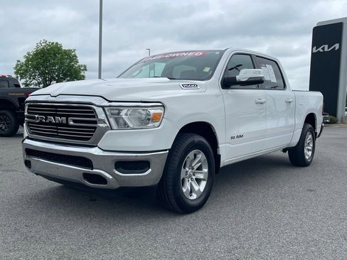 Used 2023 RAM 1500 Laramie AWD/4WD image 3