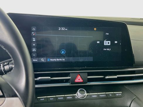 Used 2023 Hyundai Elantra Limited FWD image 13