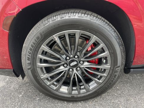 Used 2023 Cadillac Escalade V image 9