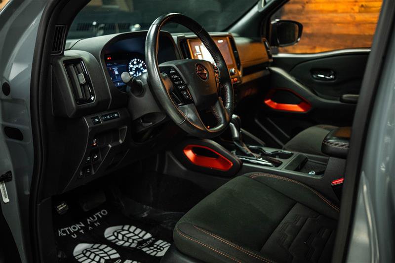 Used 2025 Nissan Frontier PRO-4X w/ Tow Package AWD/4WD image 8