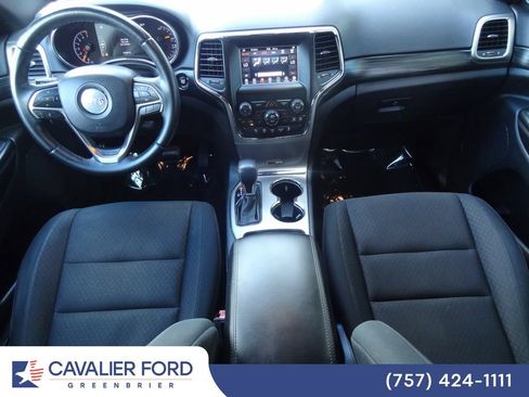 Used 2019 Jeep Grand Cherokee Laredo RWD image 11