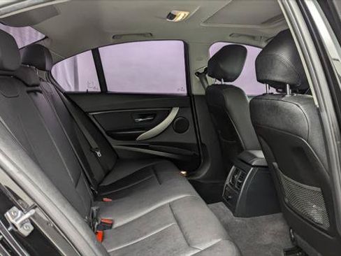 Used 2018 BMW 320i Sedan RWD image 18