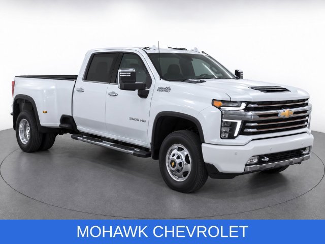 Used 2022 Chevrolet Silverado 3500 High Country AWD/4WD image 2