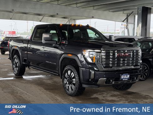 Used 2025 GMC Sierra 2500 Denali w/ Denali Reserve Package AWD/4WD image 2