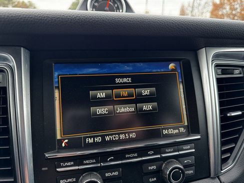 Used 2015 Porsche Macan S image 38