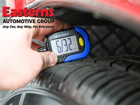 Used 2021 Toyota Camry SE w/ Cold Weather Package image 27