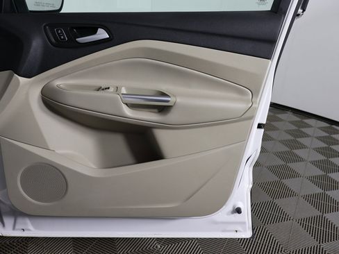 Used 2017 Ford Escape Titanium image 20