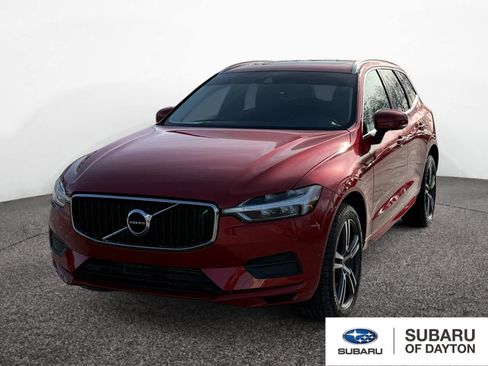 Used 2018 Volvo XC60 T5 Momentum w/ Vision Package image 1