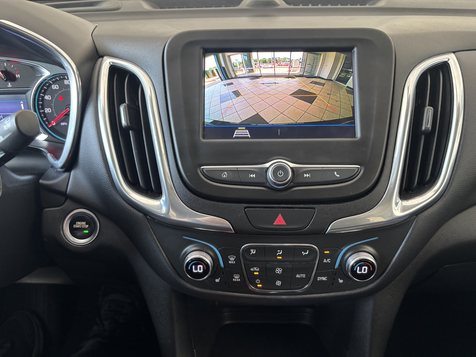 Used 2021 Chevrolet Equinox LT AWD/4WD image 9