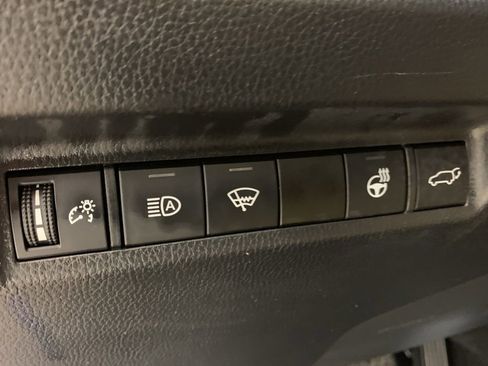 Used 2021 Toyota RAV4 XLE Premium AWD/4WD image 19