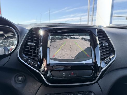 Used 2020 Jeep Cherokee Limited image 17