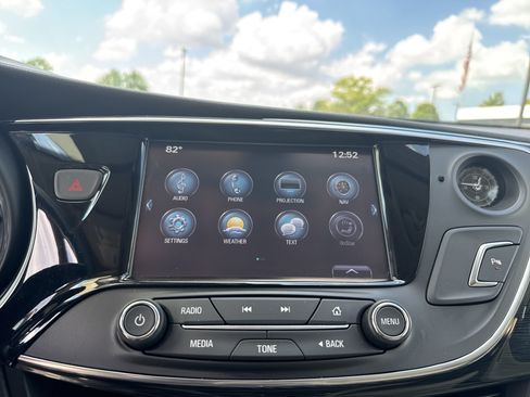 Used 2017 Buick Envision Essence FWD image 23