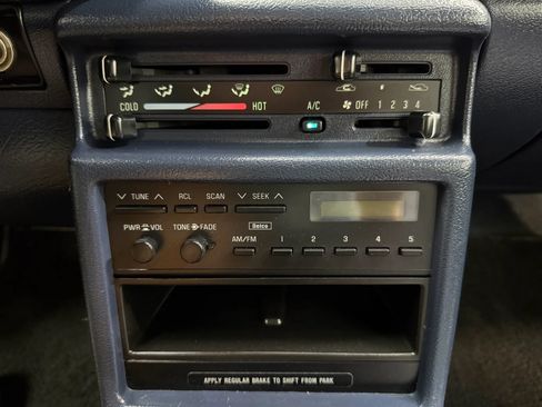 Used 1992 Geo Storm Hatchback FWD image 23