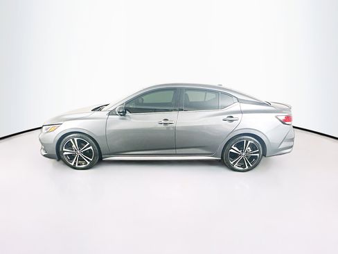 Used 2022 Nissan Sentra SR w/ SR Premium Package FWD image 4