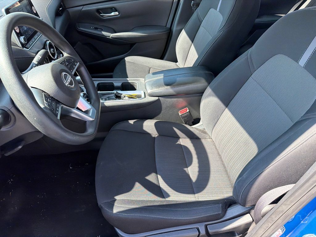 Used 2024 Nissan Sentra SV FWD image 9