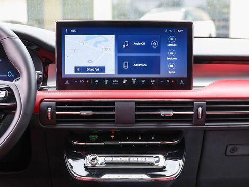 Certified 2024 Lincoln Corsair Grand Touring AWD/4WD image 11