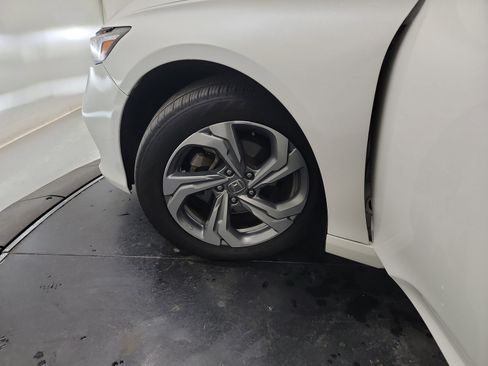 Used 2019 Honda Accord EX image 30