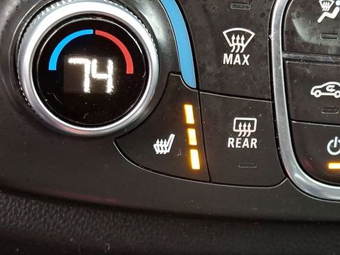 Used 2019 Chevrolet Traverse LT w/ LT Premium Package image 29