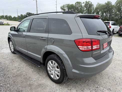 Used 2020 Dodge Journey SE FWD image 5