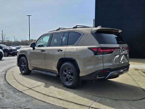 Used 2025 Lexus LX 700h Overtrail image 6