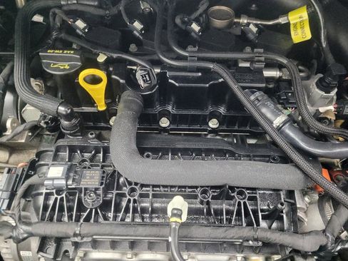 Used 2019 Ford Escape SE image 30