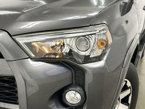 Used 2018 Toyota 4Runner TRD Off-Road AWD/4WD image 32