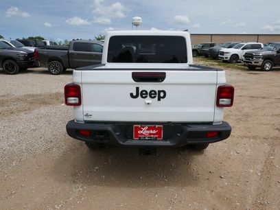 New 2026 Jeep Gladiator Sport