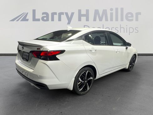 New 2025 Nissan Versa SR w/ Trunk Package image 5