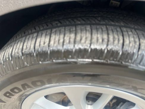 Certified 2024 Kia Carnival LX FWD image 36
