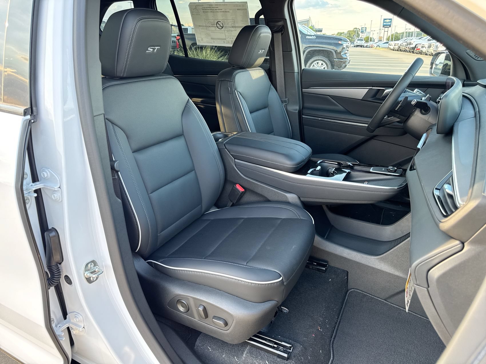 New 2027 Buick Enclave Sport Touring w/ Super Cruise Package FWD image 25