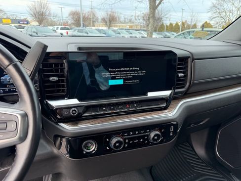 Used 2022 Chevrolet Silverado 1500 LT image 13