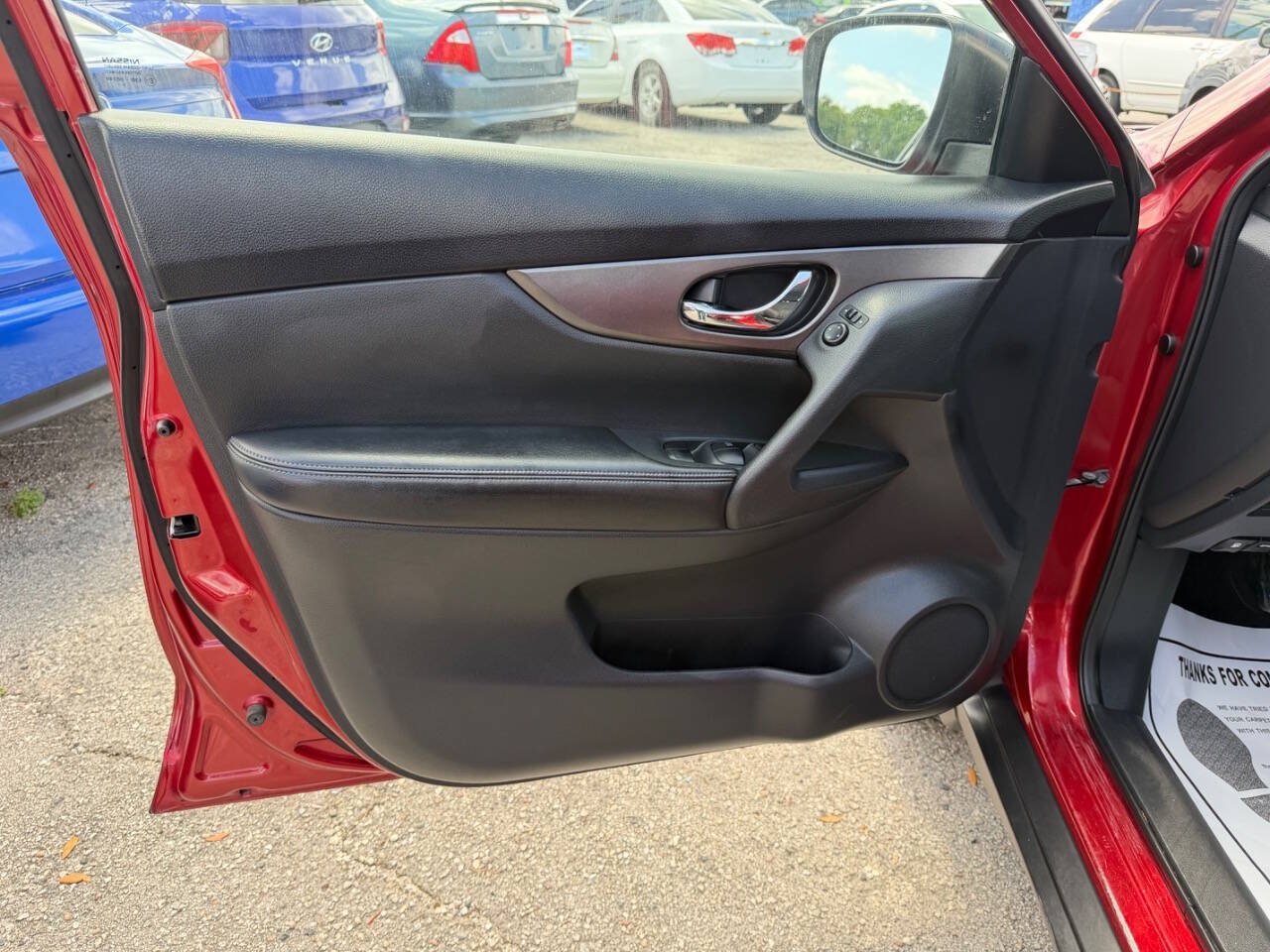 Used 2016 Nissan Rogue S w/ Appearance Package FWD image 16