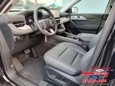 New 2025 Ford Explorer Active w/ Active Comfort Package image 2